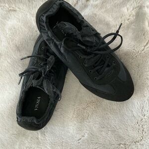 NEW Vivaia Jogger Sneakerina (Yancy) - Black US 8/EU 39